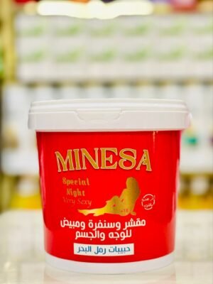 مقشر للجسم والوجه مينيسيا بحبيبات رمل البحر 800 مل